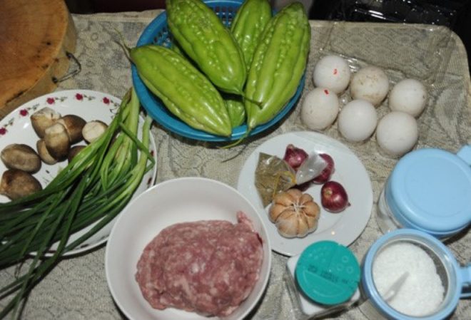nguyên liệu nấu canh khổ qua nhồi thịt