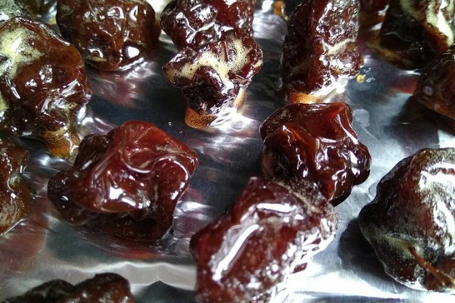 phơi khô mứt táo ta
