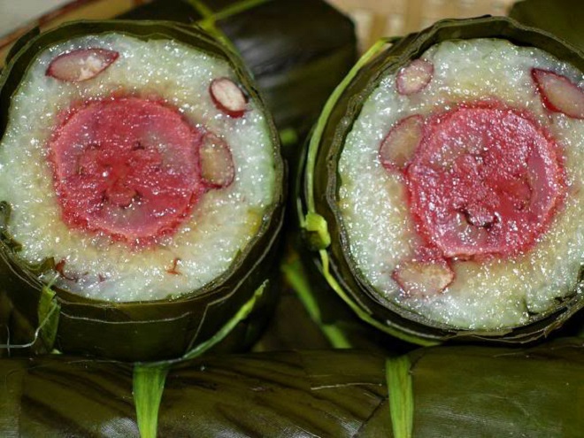 thành phẩm bánh tét nhân chuối thơm ngon