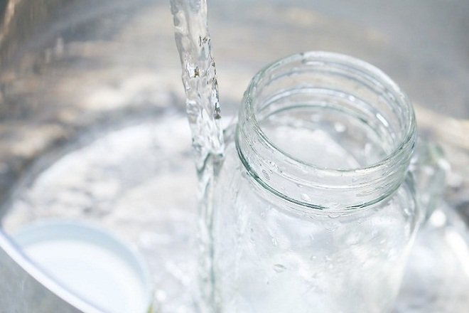 tiệt trùng hũ thủy tinh và nắp đậy