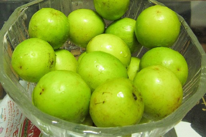 tô táo xanh vừa rửa sạch