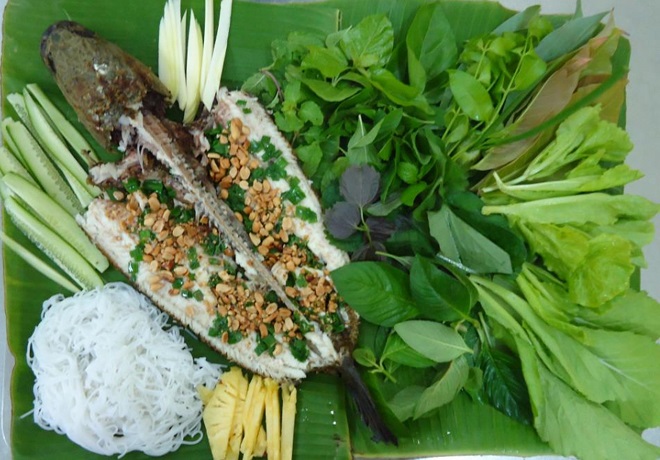 trang trí cá lóc hấp hành