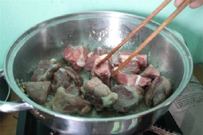 xào sơ sườn