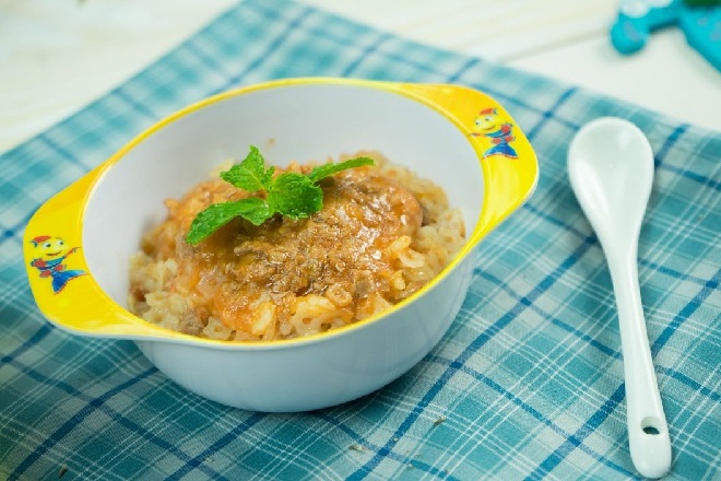 nui sốt bò bằm cà chua