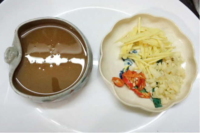 sốt me cay