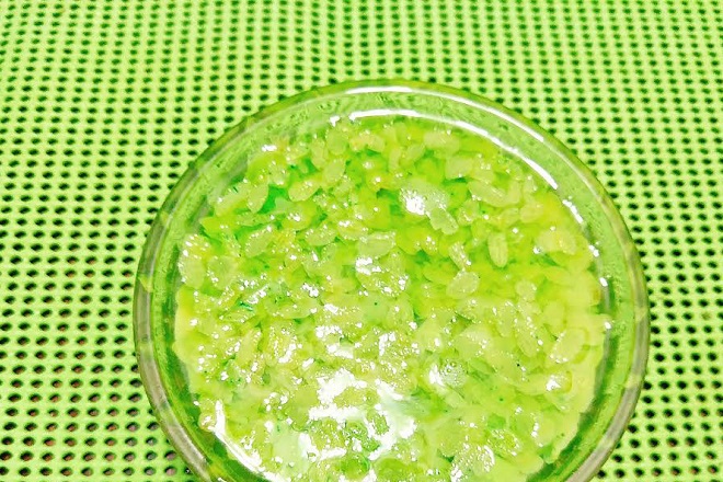 chén cốm khô ngâm nước