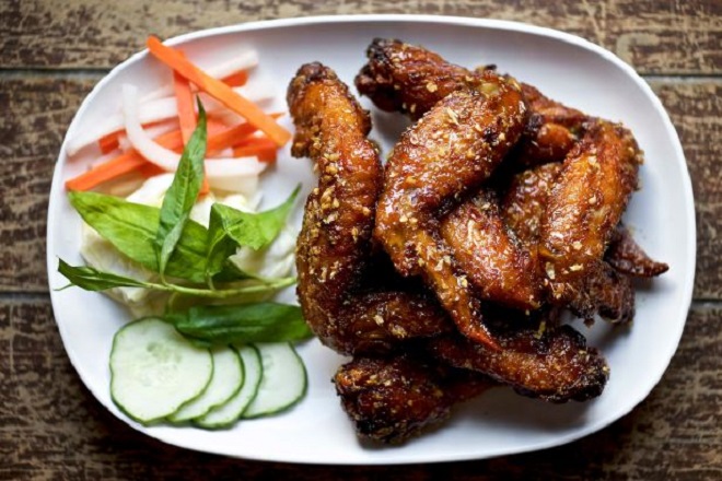 dĩa cánh gà chiên nước mắm của tác giả David Reamer