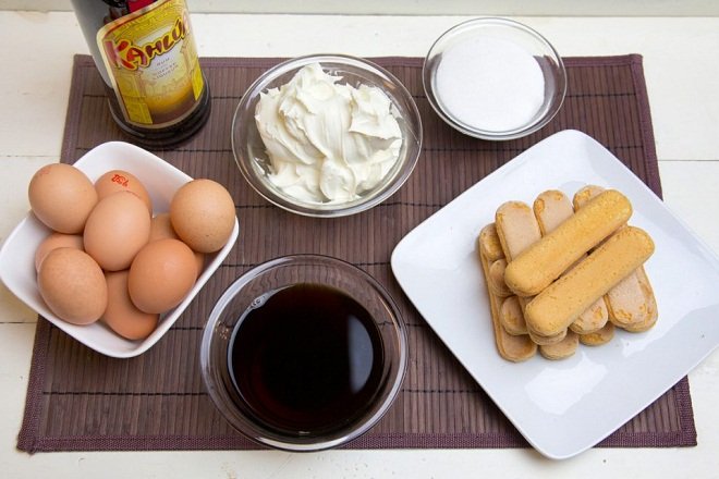 nguyên liệu làm bánh tiramisu truyền thống