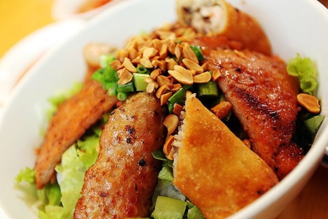 phần bún thập cẩm ngon ngây ngất