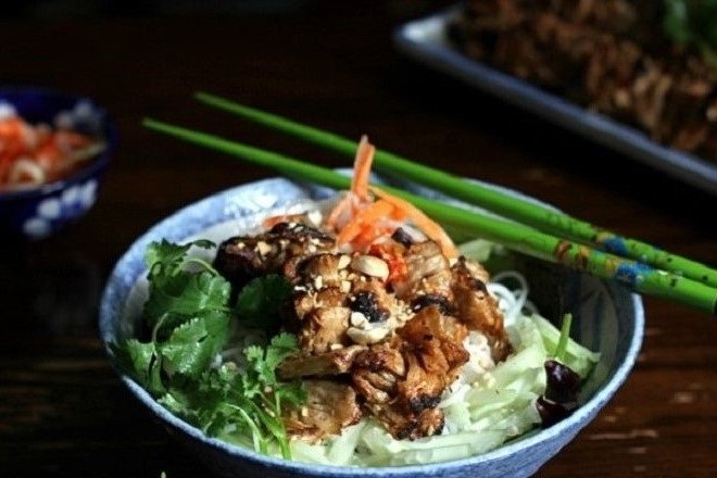 thành phẩm bún thịt nướng chay tinh tế