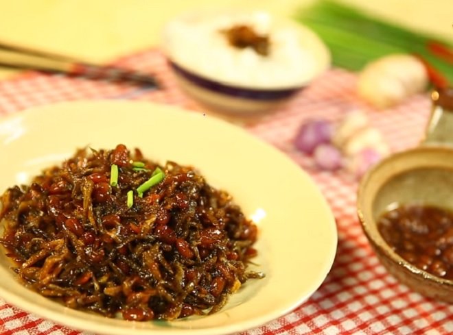 thành phẩm cá bóng kho tương siêu hút mắt