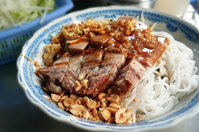 tô bún mắm nêm thịt heo quay Đà Nẵng
