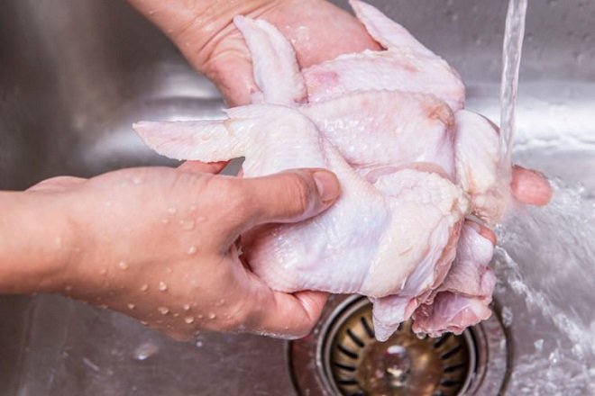xả nước rửa cánh gà