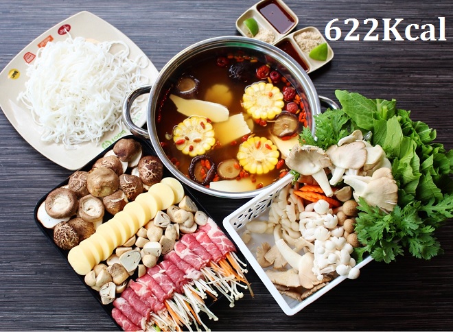 1 khẩu phần lẩu trung bình có 622 calo
