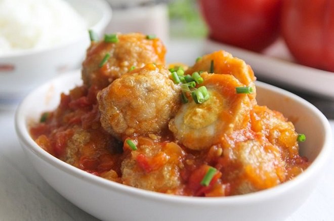 cách làm thịt sốt cà chua trứng cút