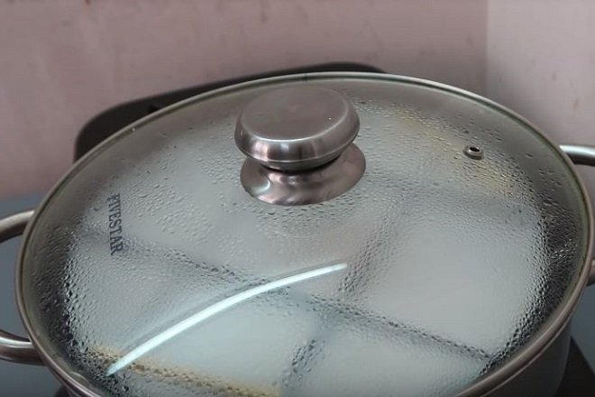 cách nấu bánh chuối hấp đỏ