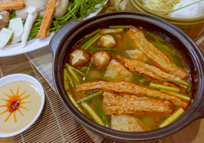 cách nấu lẩu đuôi bò khoai môn ngon tê tái