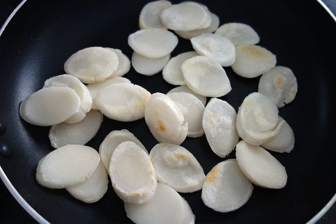 chảo rán bánh gạo gà cay phô mai