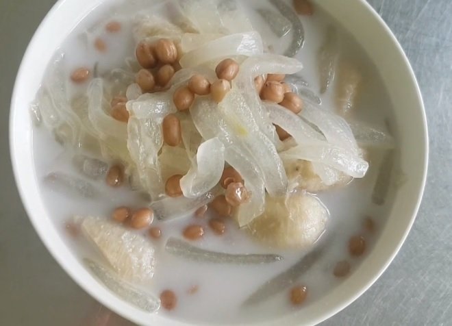 chén chè chuối nha đam cốt dừa ngọt lịm