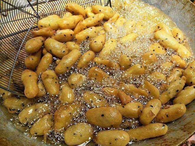 chiên bánh khoai kén