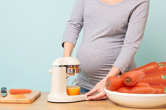 có nên uống nước ép cà rốt khi mang thai