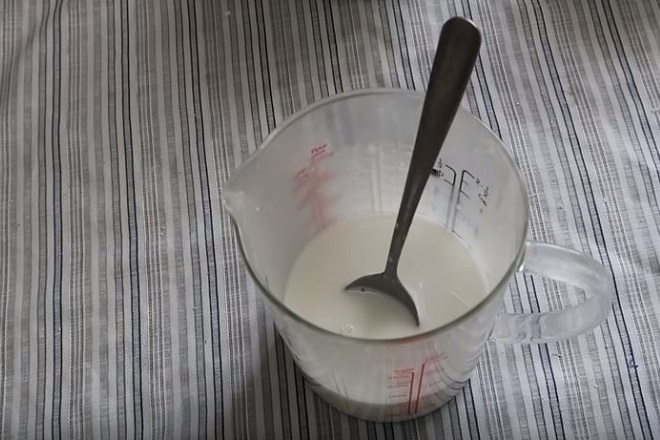 cốc bột năng pha nước cốt dừa