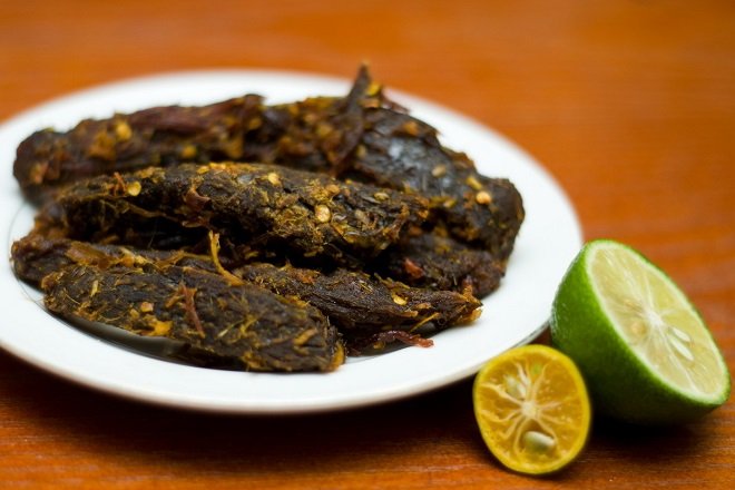 dĩa thịt bò khô ướt