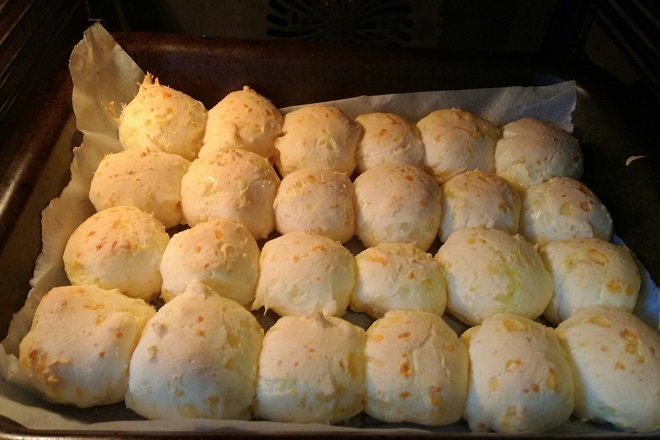 hâm nóng bánh mì mochi bằng lò nướng