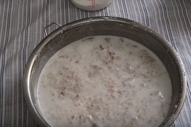 khuôn bột bánh chuối