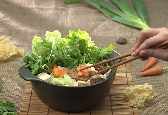 lẩu bò chay Nhật Bản bình dị