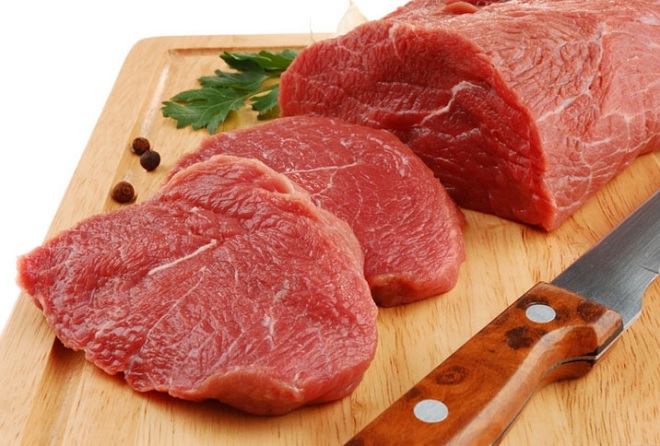 miếng thịt bò còn tươi