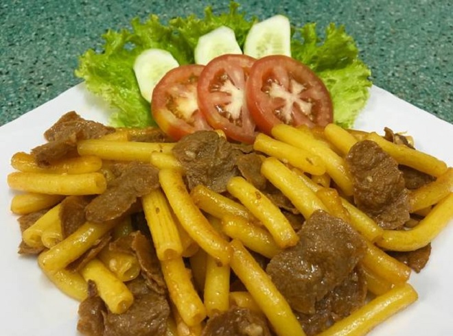 món nui xào bò chay bình dị