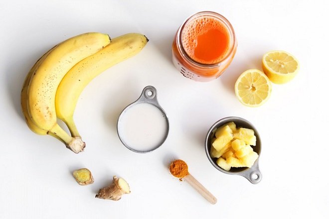 nguyên liệu làm nước ép cà rốt chuối gừng bột nghệ