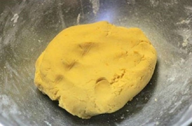nhồi bột bánh