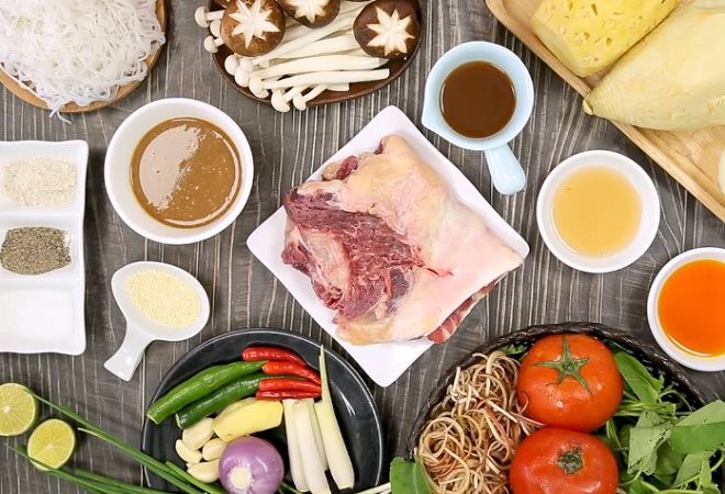 những nguyên liệu quan trọng trong món lẩu bò gân măng cay