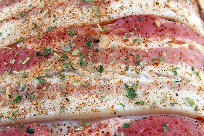 ướp thịt ba chỉ với ngũ vị hương